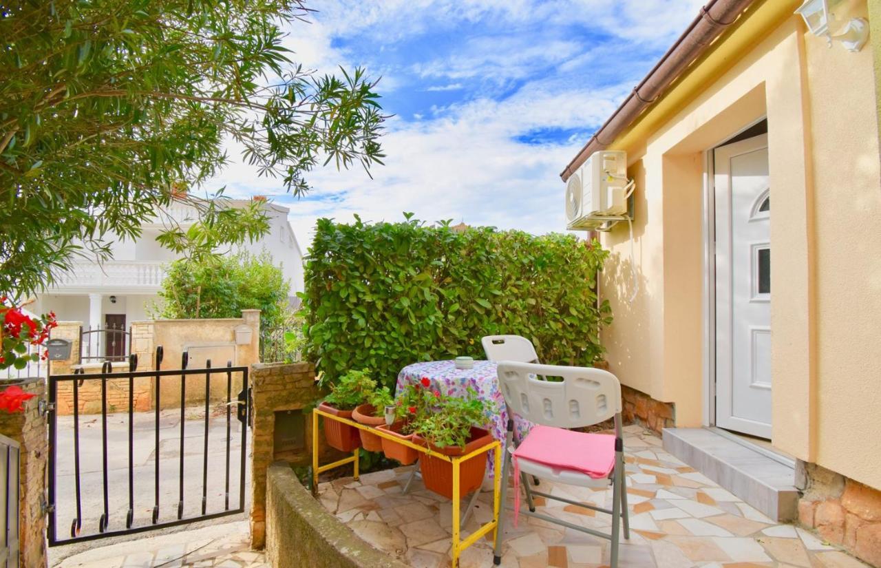 Holiday Apartments מדולין מראה חיצוני תמונה