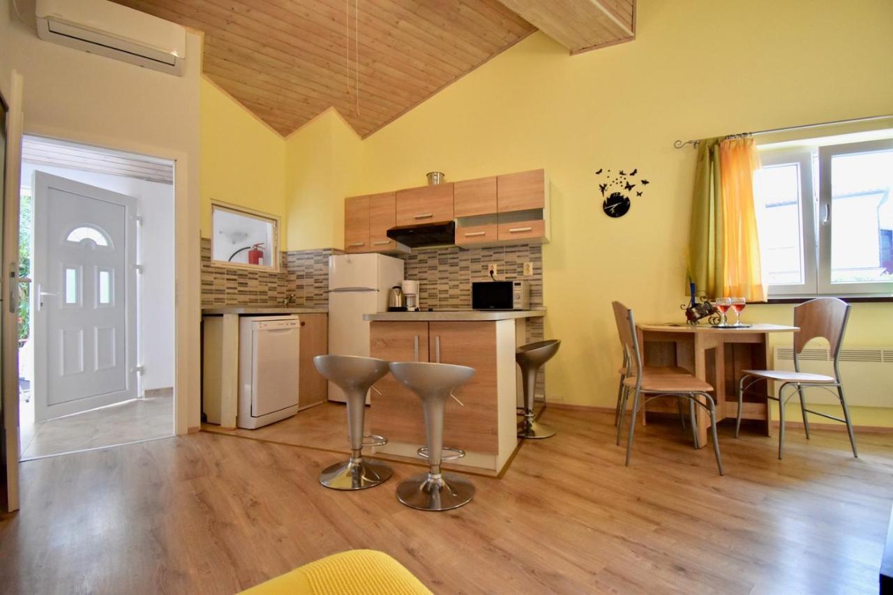 Holiday Apartments מדולין מראה חיצוני תמונה
